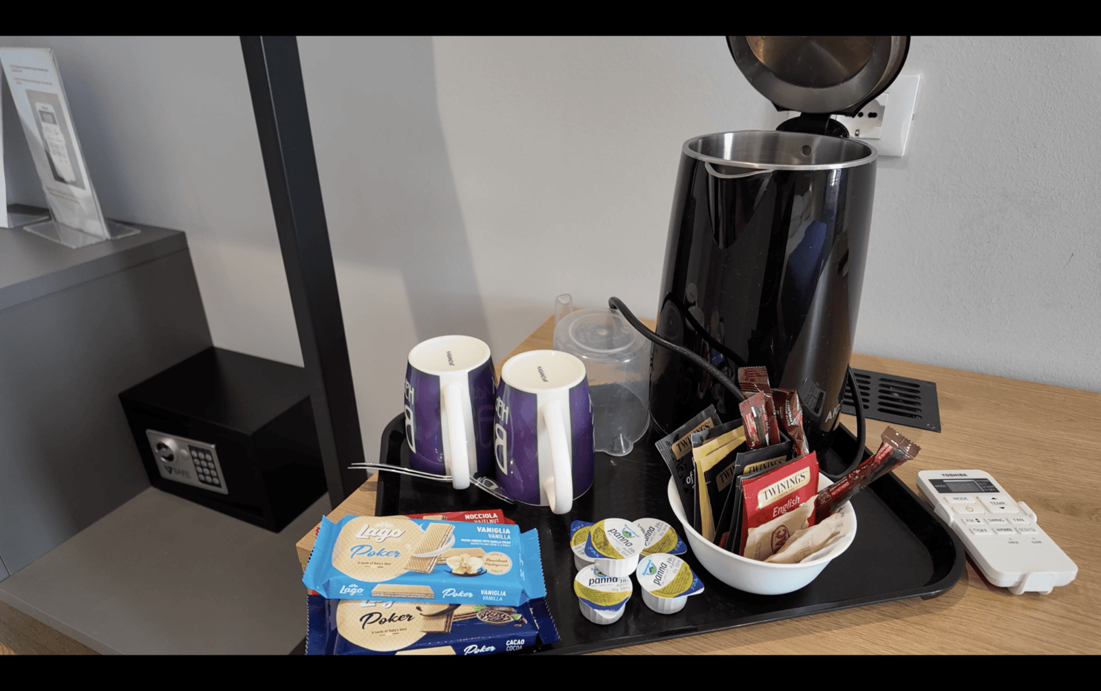 Tea, coffee and biscuits set out in the room at Trieste 411