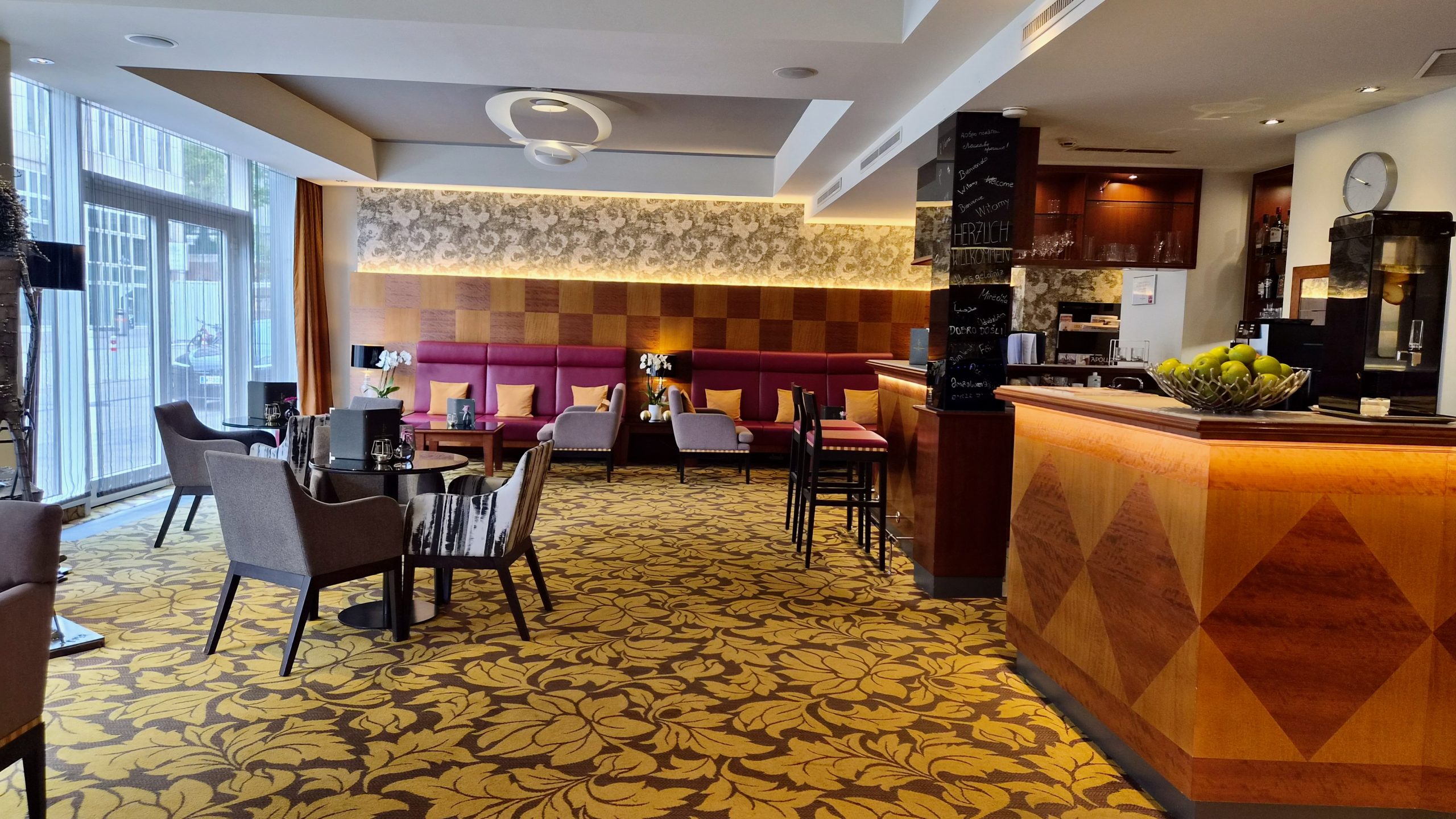 Light, airy lobby at Hotel Am Parkring, Vienna